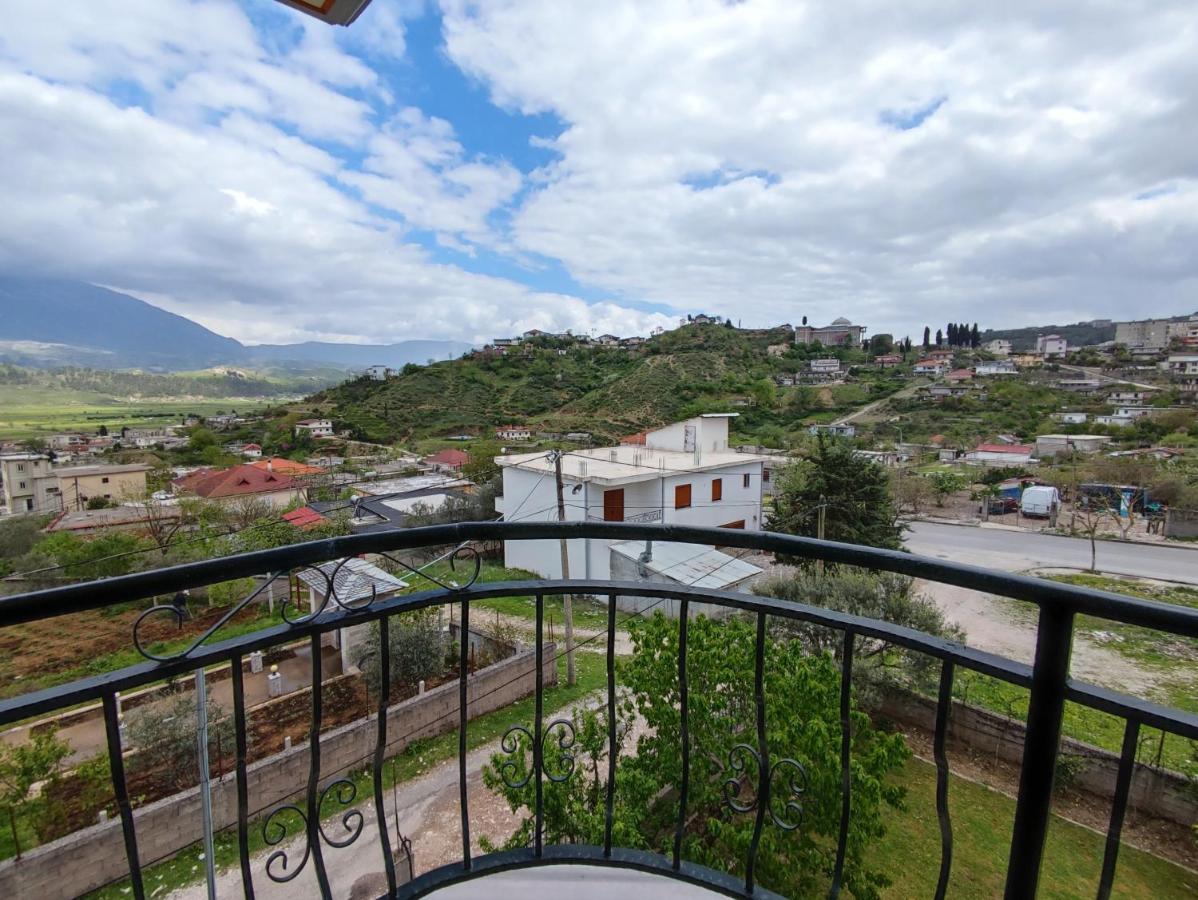 Cheerful 2 Bedroom Villa With Free Parking. Gjirokastër Екстериор снимка