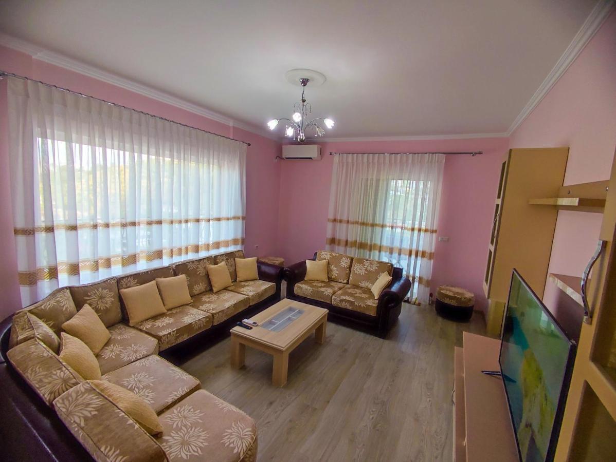 Cheerful 2 Bedroom Villa With Free Parking. Gjirokastër Екстериор снимка